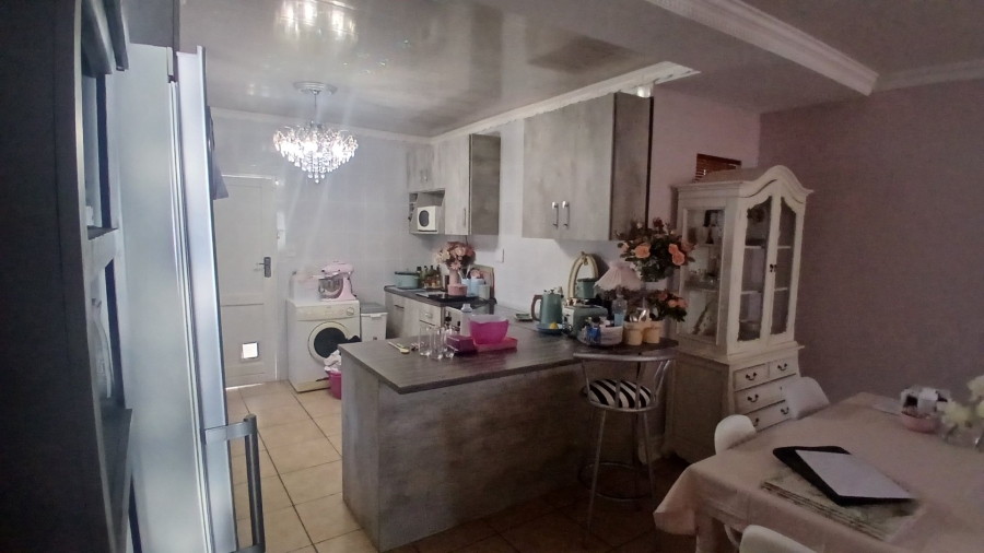 2 Bedroom Property for Sale in Langenhovenpark Free State